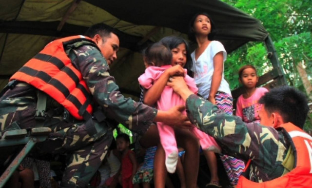 Φιλιππίνες: Ο τυφώνας Noul χτύπησε (video)