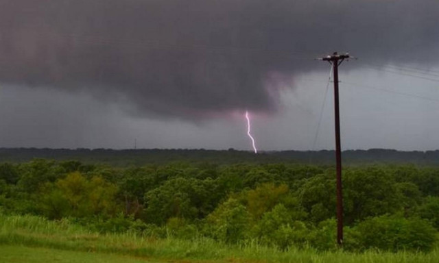 ΗΠΑ: Τρεις νεκροί και δέκα αγνοούμενοι από τις ισχυρές καταιγίδες (videos & pics)