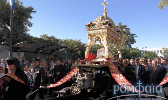 «Λαοθάλασσα» στην υποδοχή των λειψάνων της Αγίας Βαρβάρας (Photos)