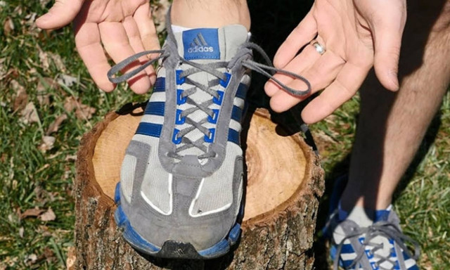 Πώς να δέσετε σωστά τα αθλητικά σας παπούτσια (Video)