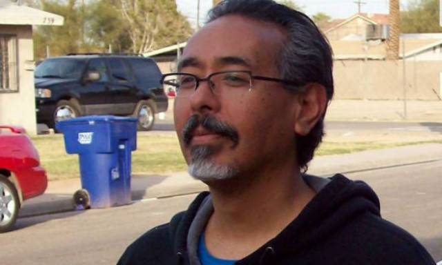 Για να περάσεις αυτό το μάθημα πρέπει απλά να... ποζάρεις γυμνός!