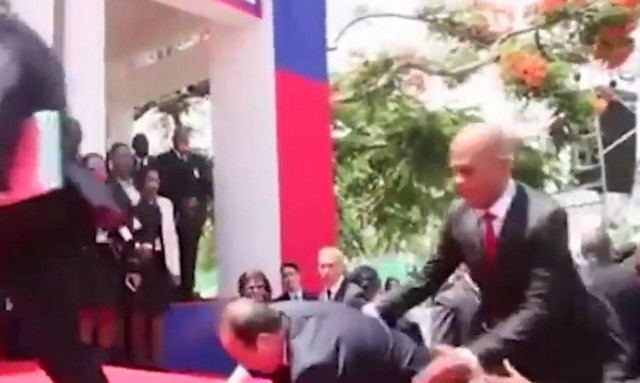 Η... τούμπα του Ολάντ (video)