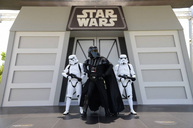 6.000 θεατές έσπευσαν να φωτογραφηθούν με τον Darth Vader!