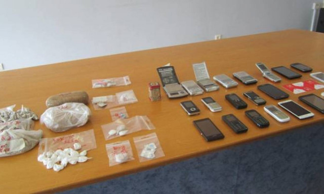 Ιωάννινα: Εξαρθρώθηκε σπείρα που διακινούσε «σκληρά ναρκωτικά» (photos)