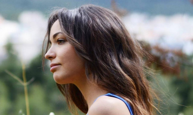 «Γονάτισε» το instagram από τις καυτές πόζες της sexy ΟΝΝΕΔίτισσας! (pics)