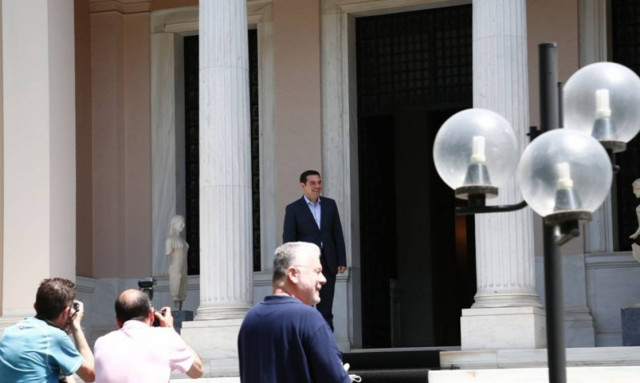 Συνάντηση Τσίπρα με εκπροσώπους των ΑΧΕΠΑ