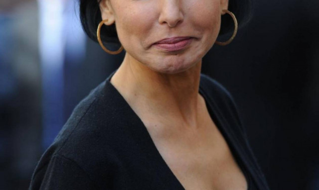 Πρώην κορυφαία υπουργός ξόδεψε 190.000 ευρώ για να αγοράσει... φουλάρια