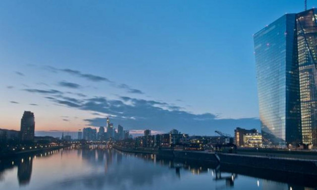 Handelsblatt: H EKT και η Αθήνα