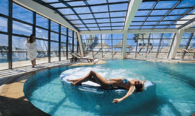 ΙΤΕΠ: Οι επιπτώσεις στα ξενοδοχεία αν επιβληθεί τέλος διανυκτέρευσης