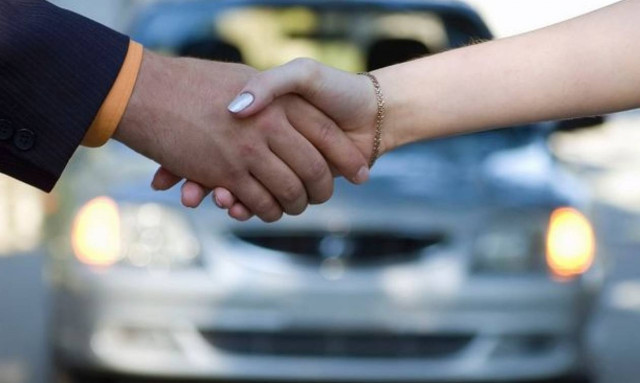 Ξόδεψε 320.000 ευρώ για μια πινακίδα αυτοκινήτου! Δείτε τι γράφει