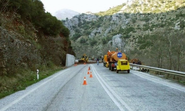 Ιωάννινα: Ανατροπή νταλίκας - Κλειστή η Ε.Ο. Ιωαννίνων - Αθηνών