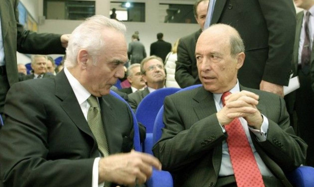 Η επιλεκτικά ασθενής μνήμη του κυρίου Σημίτη...