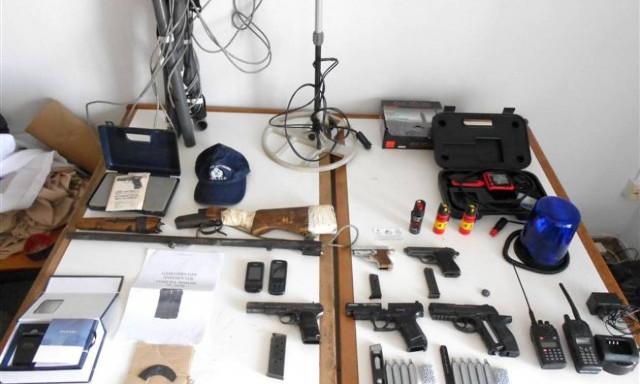 Αρχαία, όπλα και ευαγγέλια έκρυβε το κύκλωμα αρχαιοκαπηλίας (photos)