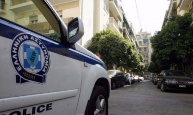 Εξάρχεια: Τρεις ληστές χτύπησαν υπάλληλο σούπερ μάρκετ