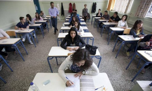 Πανελλήνιες 2015: Δείτε πρώτοι τα θέματα και τις απαντήσεις στη Νεοελληνική Γλώσσα