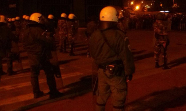 Επεισόδια στον Πειραιά μετά την ήττα του Ολυμπιακού