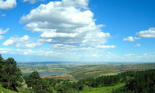 Με λιακάδες και μικρή πτώση της θερμοκρασίας αρχίζει η εβδομάδα