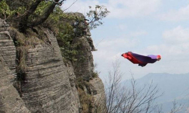 Σκοτώθηκε διάσημος αθλητής extreme sport ενώ επιχειρούσε άλμα