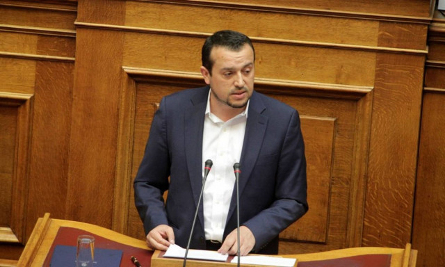 «Βόμβα» Παππά: Μόνο τρεις άδειες εθνικής εμβέλειας για τα κανάλια