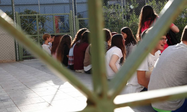 Πανελλήνιες 2015: Σε βιολογία, μαθηματικά, ιστορία και φυσική εξετάζονται οι υποψήφιοι