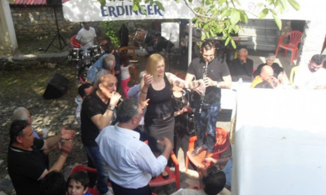 Η Ραχήλ Μακρή ξεφαντώνει... ποντιακά (video)