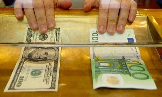 Υποχώρηση του ευρώ