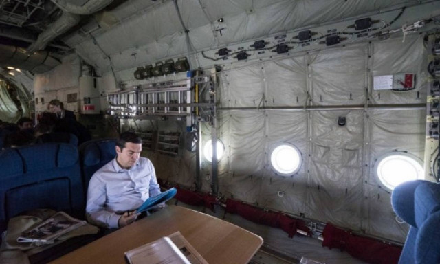Με τον Τσίπρα στο «πρωθυπουργικό» C – 130 (photos)