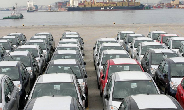 ΥΠΟΙΚ σχετικά με ΦΠΑ: Καμία μεταβολή στη φορολογία των ΙΧ αυτοκινήτων