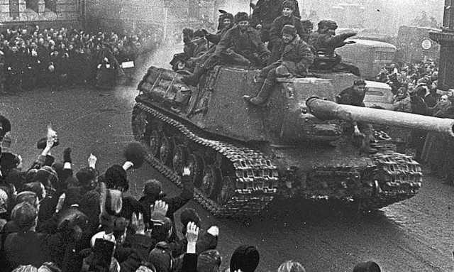 Ο ΟΗΕ λογοκρίνει...τον Κόκκινο Στρατό σε έκθεση στη Γενεύη