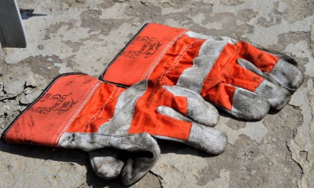 Τραγωδία στα ΕΛΠΕ: Έχασε τη μάχη για τη ζωή και τρίτος εργαζόμενος