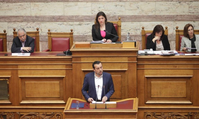 Τέλος οι νόμοι που στήριζαν τη διαπλοκή στα ΜΜΕ και την ασυδοσία των καναλαρχών