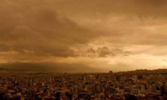 Καιρός: Ζέστη, βροχές και σκόνη από την Αφρική την Κυριακή