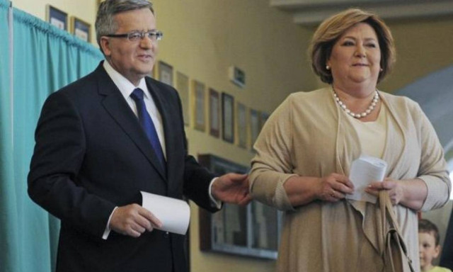 Πολωνία: Ο Κομορόφσκι παραδέχθηκε την ήττα του στον β' γύρο των προεδρικών εκλογών