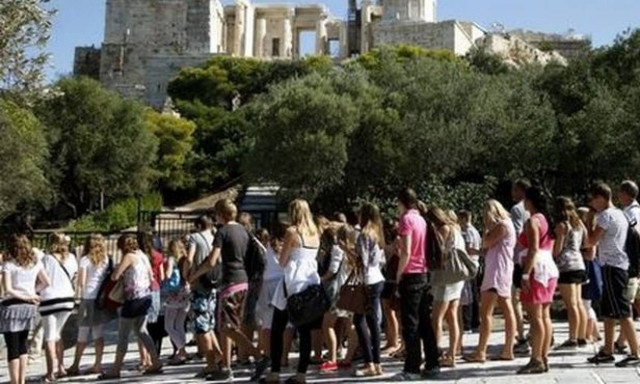 ΤτΕ: Ξεπέρασαν τα 1,7 εκατ. οι τουρίστες το πρώτο τρίμηνο