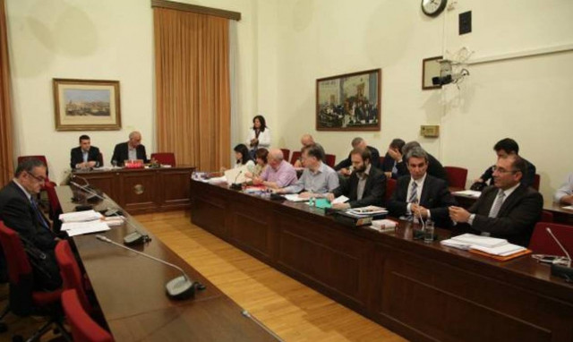 Καταθέτουν οι πρώτοι στην Εξεταστική για το Μνημόνιο