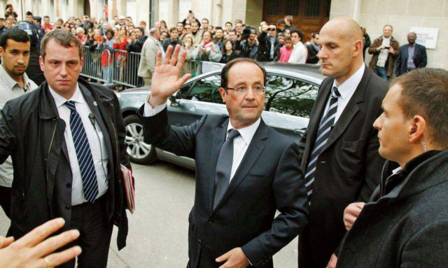 Γαλλία: Σωματοφύλακας του Ολάντ πυροβόλησε μέσα στο Μέγαρο των Ηλυσίων!