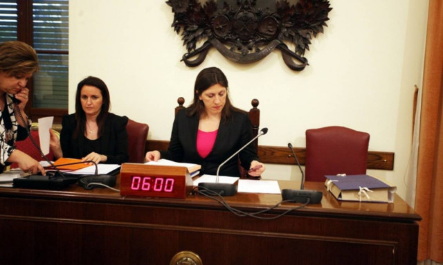 Βουλή: Παρουσιάστηκε κεκλεισμένων των θυρών η απόρρητη έκθεση για τις γερμανικές αποζημιώσεις