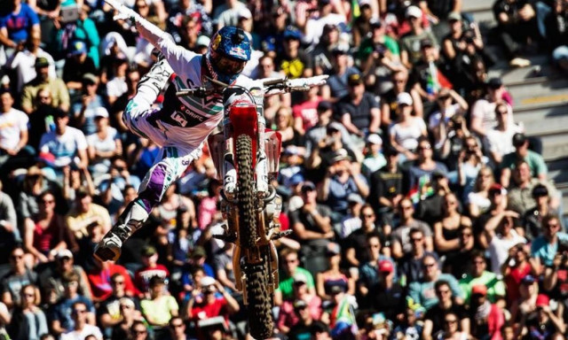 Red Bull X-Fighters : Τα Λατομεία Διονύσου γίνονται αρένα