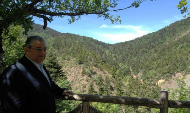 ΚΚΕ: Διακρίνει νέες αντιλαϊκές δεσμεύσεις – Στην Τουρκία ο Κουτσούμπας