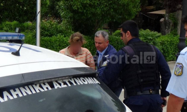 Τρίπολη: Προθεσμία πήρε η 42χρονη που κατηγορείται ότι χτύπησε μέχρι θανάτου την πεθερά της (Video)