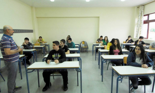 Πανελλήνιες 2015: «Στρωτά» τα θέματα στην Ιστορία, απαιτητικά στη Φυσική