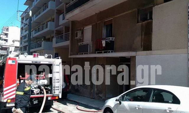 Πάτρα: Στις φλόγες διαμέρισμα – Κινδύνεψαν μητέρα και γιος