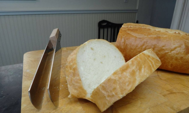 Καναδός έφτιαξε μαχαίρι για το τέλειο σάντουιτς (video)