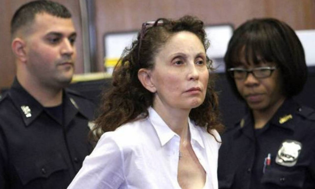 Στη φυλακή Αμερικανίδα εκατομμυριούχος για τη δολοφονία του αυτιστικού γιου της