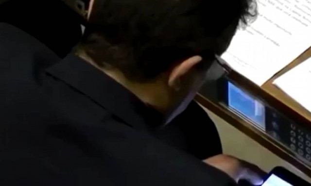 Βραζιλία: Βουλευτής χάζευε πορνό μέσα στο κοινοβούλιο