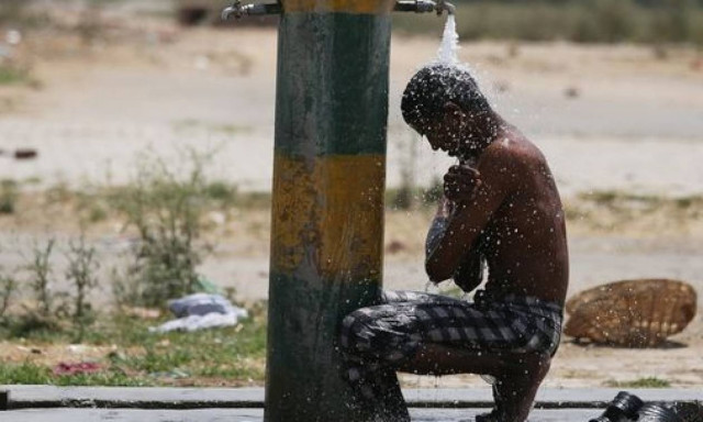 Ινδία: Ξεπέρασαν τους 2.000 οι νεκροί από τον καύσωνα