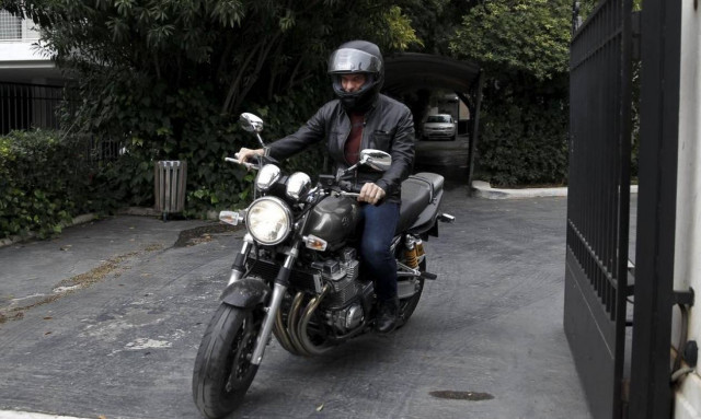 Σε εξέλιξη η συνάντηση Τσίπρα - Βαρουφάκη στο Μαξίμου