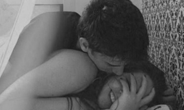 Πώς θα τον τρελάνεις απόψε; 3 στάσεις που πρέπει να δοκιμάσετε