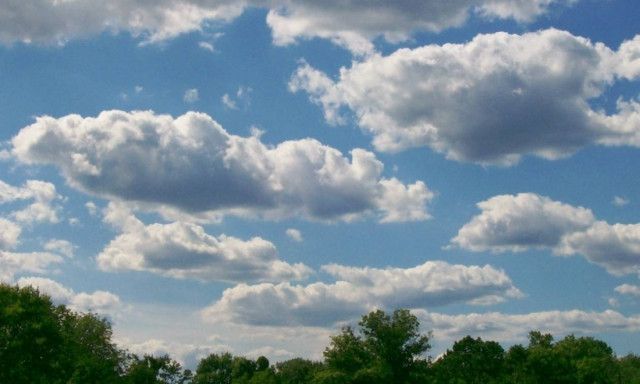 Συννεφιασμένος με τοπικές βροχές ο καιρός του Αγίου Πνεύματος