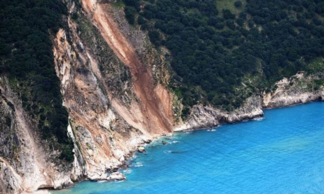 Κεφαλονιά: Δύο ελαφρά τραυματίες στον Μύρτο από το σεισμό